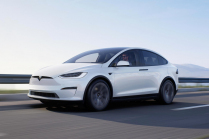 Cela s'appelle une remise. Tesla réduit de 916 000 CZK le prix de son plus gros échec, les propriétaires sont furieux - 1 - Tesla Model X 2022 officielle 01