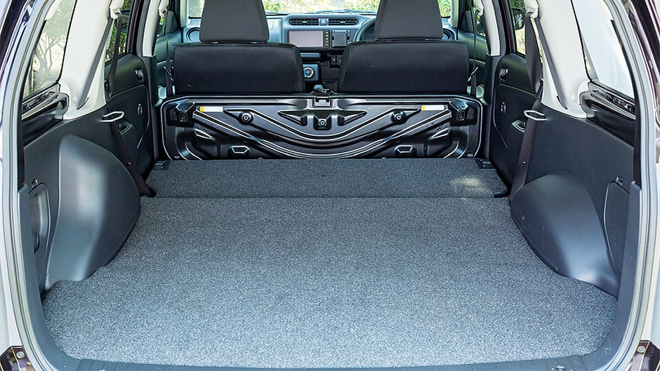 Toyota za 255 tisíc pořád prodává rodinný kombík původem z 2002 roku a nezdá se, že by to komukoli vadilo