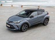 Le populaire Toyota C-HR est absurdement cher lorsqu'il est neuf. Il s'agit de l'un des plus grands modèles de tous les temps, et vous pouvez l'acheter d'occasion pour seulement un tiers - 1 - Toyota C-HR 2019 photo d'illustration 01