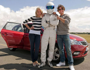 La BBC a interdit au Stig de donner des conseils à Tom Cruise sur la conduite rapide. 1 - Tom Cruise Top Gear pictorial 01