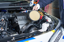 Toyota présente une nouvelle solution pour économiser les moteurs à combustion, et même purifier l'air du CO2 - 3 - Toyota Corolla H2 filtre CO2 2024 première photo 03