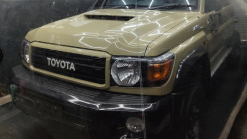 La société a enfermé le nouveau Toyota Land Cruiser 79 dans une bulle d'air, elle le vend maintenant pour des millions - 2 - Toyota Land Cruiser 70th Anniversary 2021 bubble sale 02