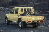 La société a enfermé le nouveau Toyota Land Cruiser 79 dans une bulle d'air, maintenant elle le vend pour des millions - 7 - Toyota Land Cruiser 70th Anniversary illustrative photo 02