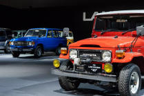 Toyota présente l'iconique Land Cruiser en neuf, surprend avec le choix de deux feux et d'un moteur pour l'Europe - 31 - Toyota Land Cruiser toutes générations confondues 08