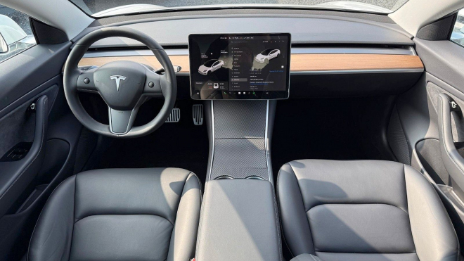 Ceny nejlevnějších Tesel Model 3 v Evropě spadly tak nízko, že je vedle nich i Škoda Fabia mega drahá