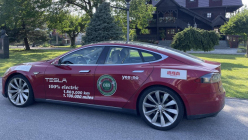 Le propriétaire d'une Tesla d'occasion record atteint 1,9 million de miles, mais il a besoin de 13 moteurs et de 4 batteries pour y parvenir - 1 - Tesla Model S von Gemmingen illustrative photo 01
