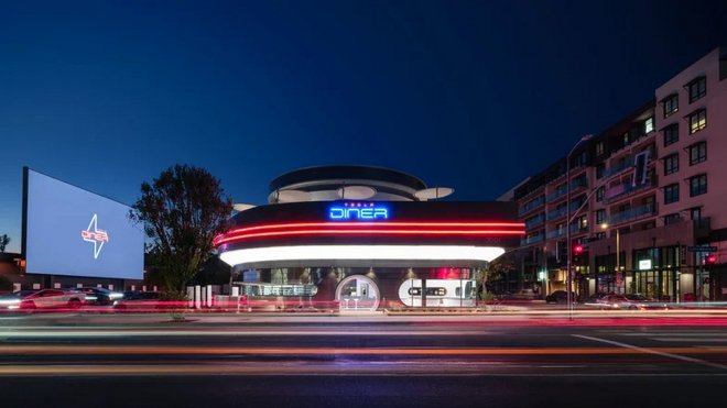 Restaurace Tesly otevřela své brány veřejnosti, návštěva bude zážitkem i pro vaši peněženku