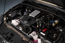 Toyota continue d'aller à contre-courant, un nouveau moteur diesel de 2,8 litres commence à être vendu dans le monde entier - 13 - Toyota Hilux Invincible 2024 novy engine 28 D-4D 11
