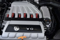 La toute dernière Golf équipée du légendaire moteur VR6 peut encore être achetée neuve aujourd'hui, la seule du genre à la vente - 14 - VW Golf V R32 2008 nejety sale 14
