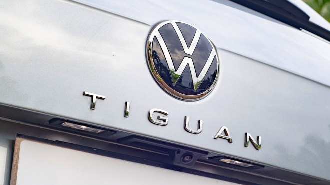 Le nouveau VW Tiguan photographié sans camouflage lors du tournage d'une publicité, Volkswagen reste lui-même pour une fois.