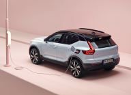 Volvo commence à vendre uniquement des SUV, un tiers des acheteurs de berlines et de breaks ne sont apparemment plus intéressés - 2 - Volvo XC40 Recharge 2020 first set 02