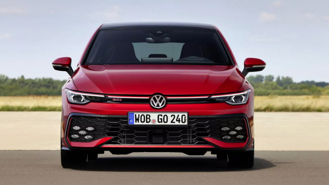 La VW Golf 8 redessinée n'a pas impressionné. Elle a perdu beaucoup de choses, elle n'a pas retrouvé sa fierté et sa force de frappe.