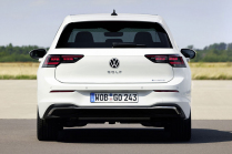 Comparez la nouvelle Volkswagen Golf VIII avec son design précédent, 5 différences que vous aurez du mal à trouver - 10 - VW Golf VIII facelift vs pred oficialni 10