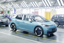 VW a considérablement réduit la production de voitures électriques et va licencier certains travailleurs. VW ID.3 2019 lance 02 - 2 - VW ID.3 2019 lance 02