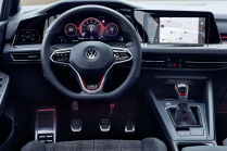 VW devient une Vořežwagen, la réduction des coûts dévaste les derniers vestiges des voitures de conducteur - 4 - VW Golf GTI VIII oficialni 04