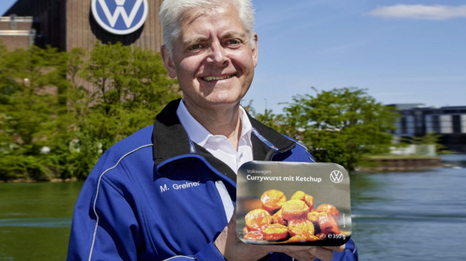 VW se chce zachránit s pomocí nové verze svého nejprodávanějšího produktu, do obchodů ho teď hrne jako hotovku