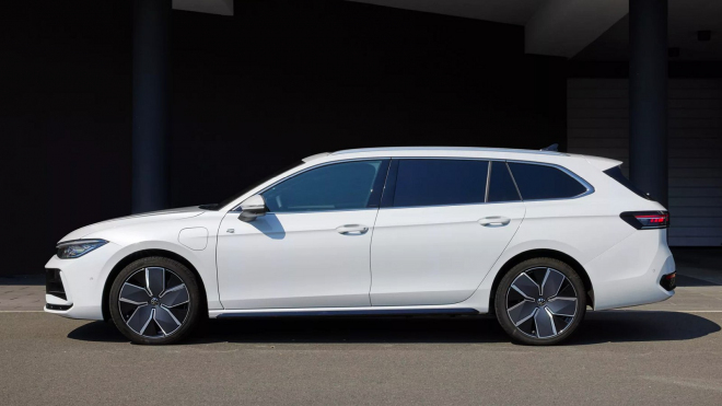 VW dévoile la nouvelle Passat. Son côté pratique est séduisant, mais son allure est totalement décevante.