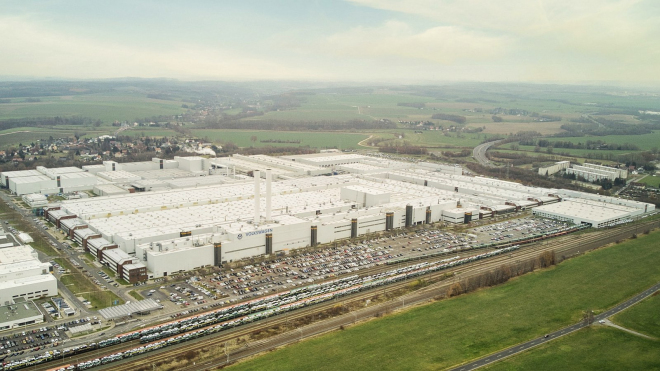 VW propustí stovky lidí z továrny na elektromobily nedaleko Česka, o auta není zájem. Další tisíce mohou následovat
