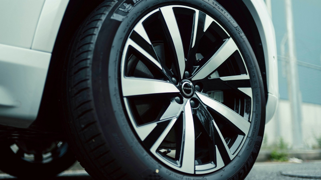 Majitelům tisíců Volv dál hrozí totální selhání brzd kvůli hloupé softwarové chybě automobilky, úřad vydal neobvyklé varování