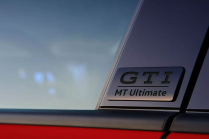 VW propose délibérément comme spécialité onéreuse une version de la Golf qu'il a lui-même supprimée malgré son grand intérêt - 5 - VW Golf GTI MT Ultimate 2024 oficialni 04