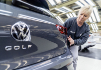 VW prévoit les coupes les plus importantes depuis des décennies, une réorganisation massive pour économiser 71 milliards d'euros par an - 2 - L'usine VW de Wolfsburg, photo d'illustration 05