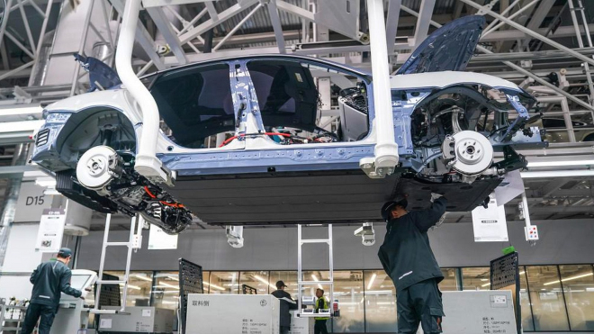 Západní automobilka si koupila čínské Porsche za cenu Octavie a rozebrala ho na díly, aby zjistila, čemu se nemůže vyrovnat