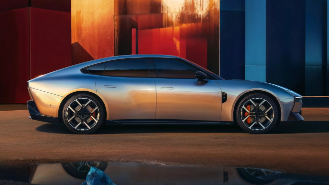 Čínská novinka působí jako sportovní sedan Lamborghini, i s 500 koňmi má ale stát jako Octavie 1,5 TSI